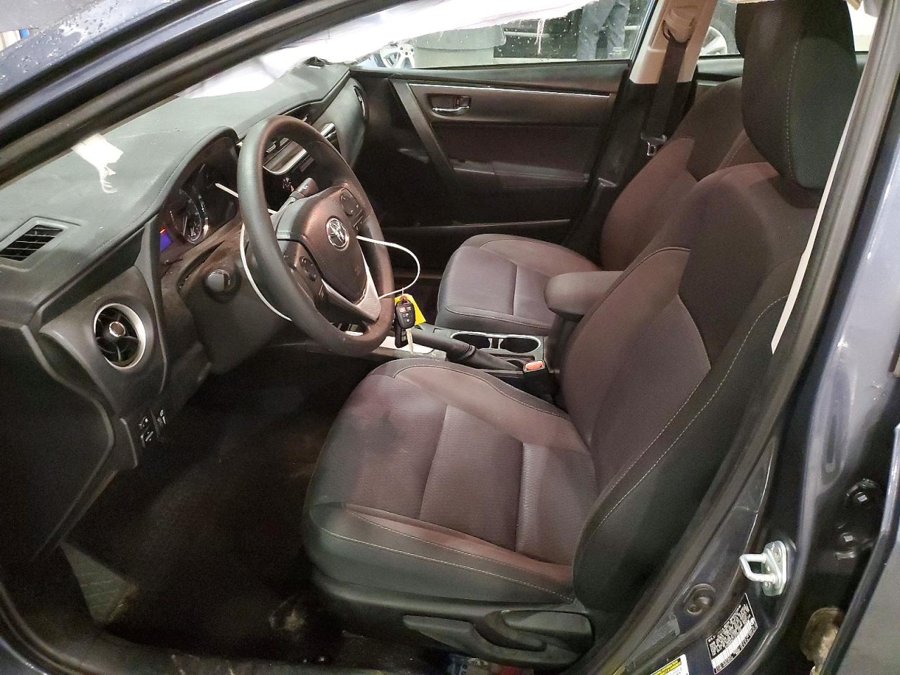 2018 TOYOTA COROLLA LE photo 7