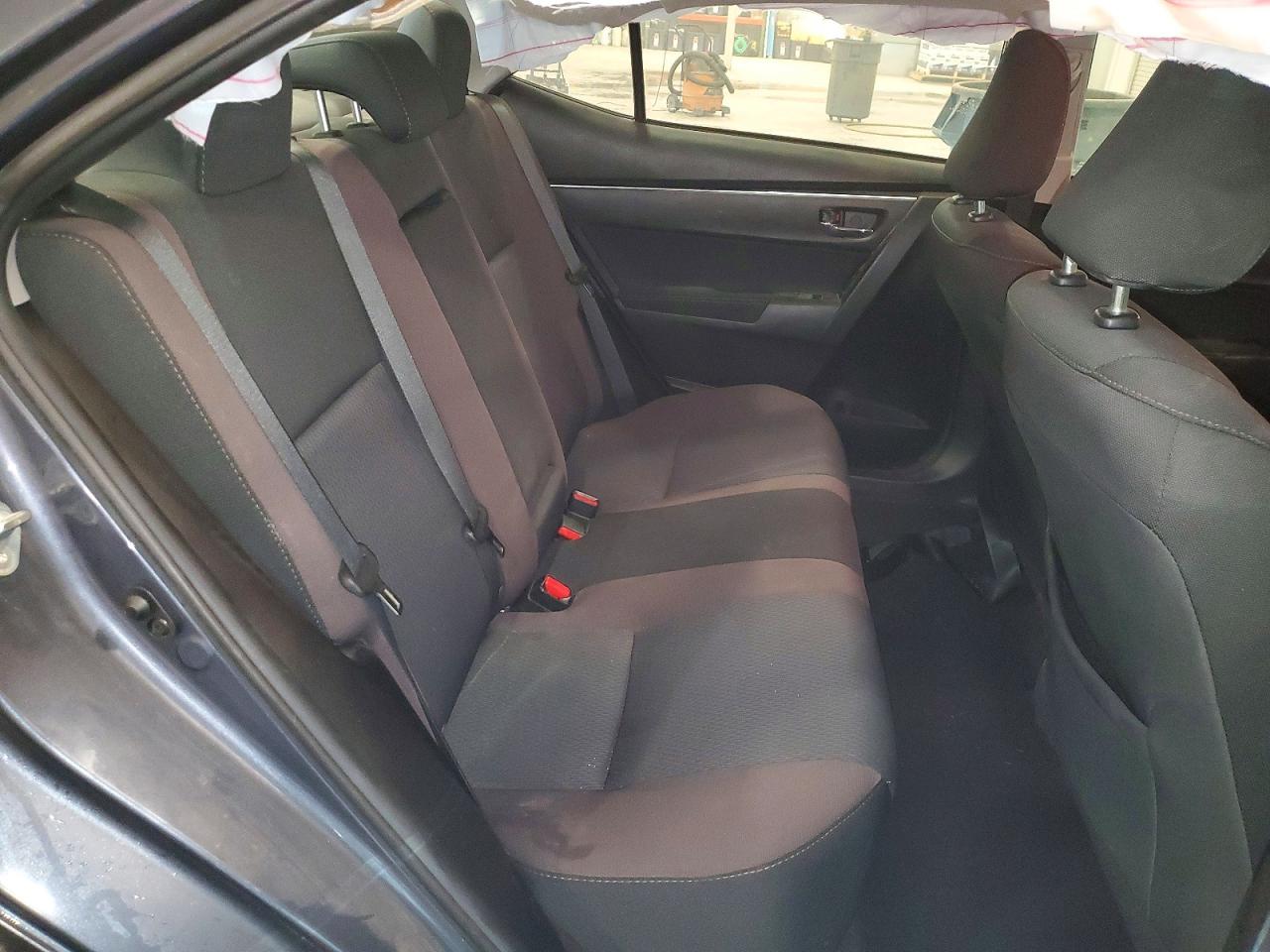 2018 TOYOTA COROLLA LE photo 10