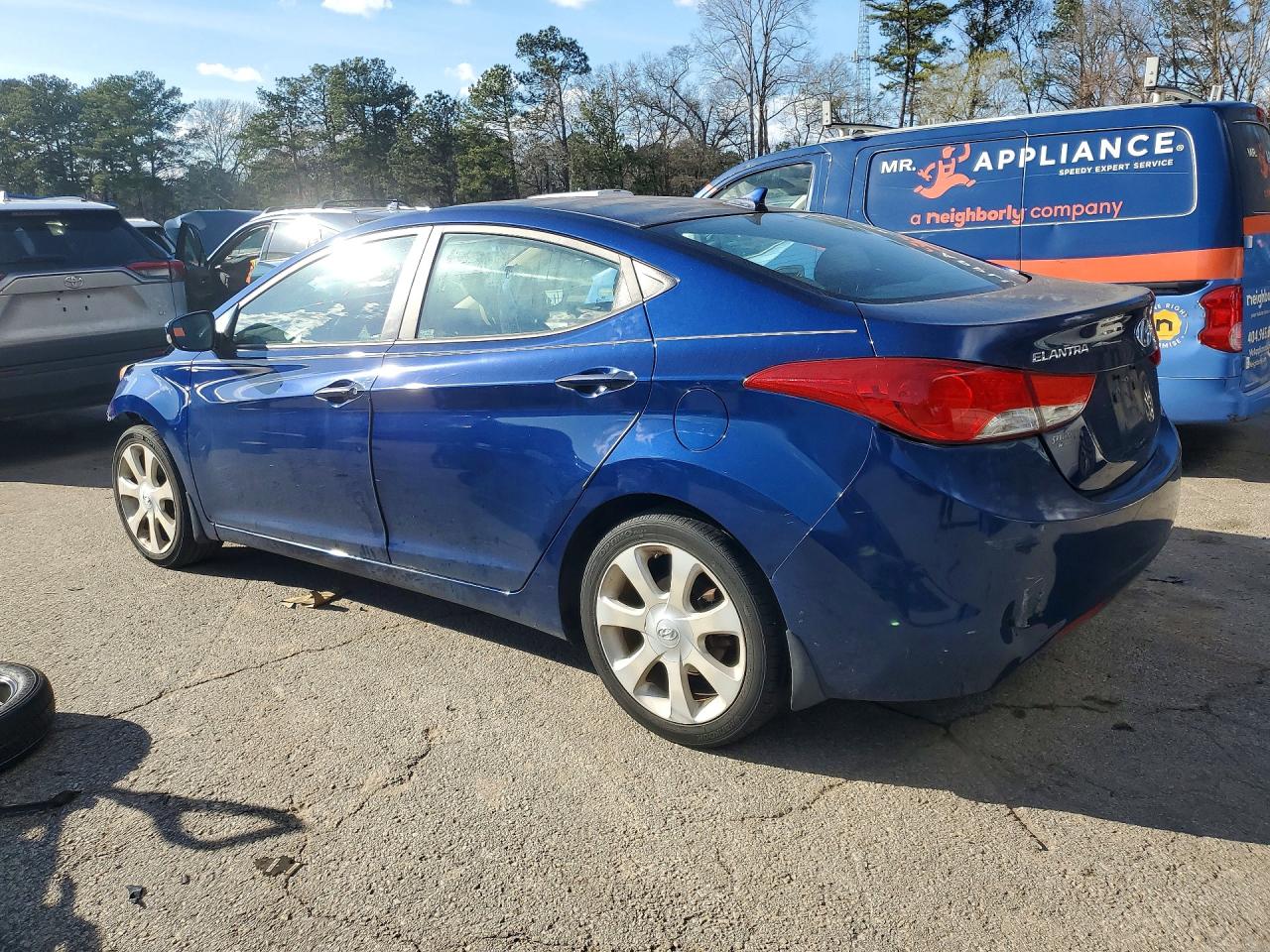 2013 HYUN ELANTRA LIMITED photo 2