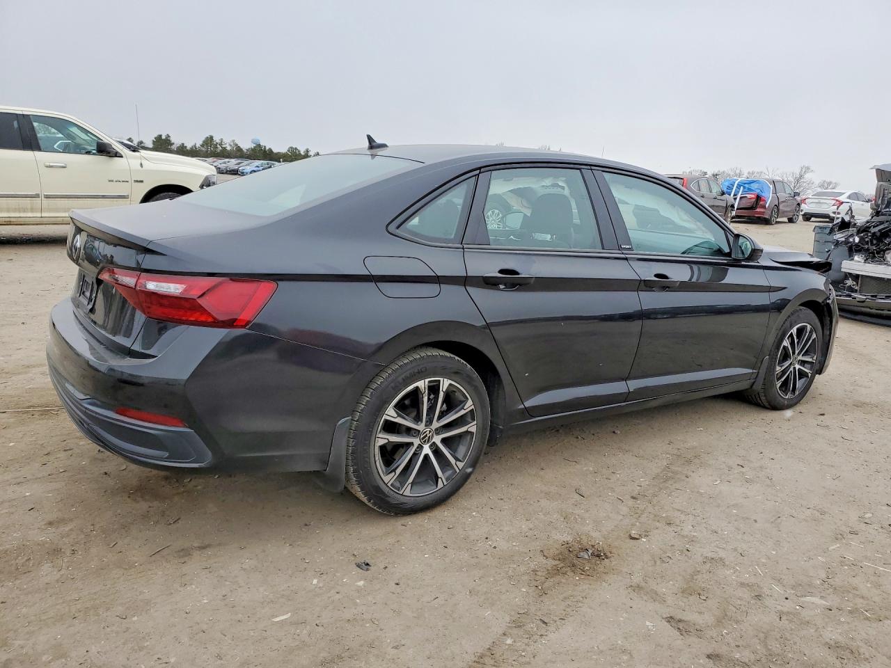 2024 VOLKSWAGEN JETTA SPORT photo 5
