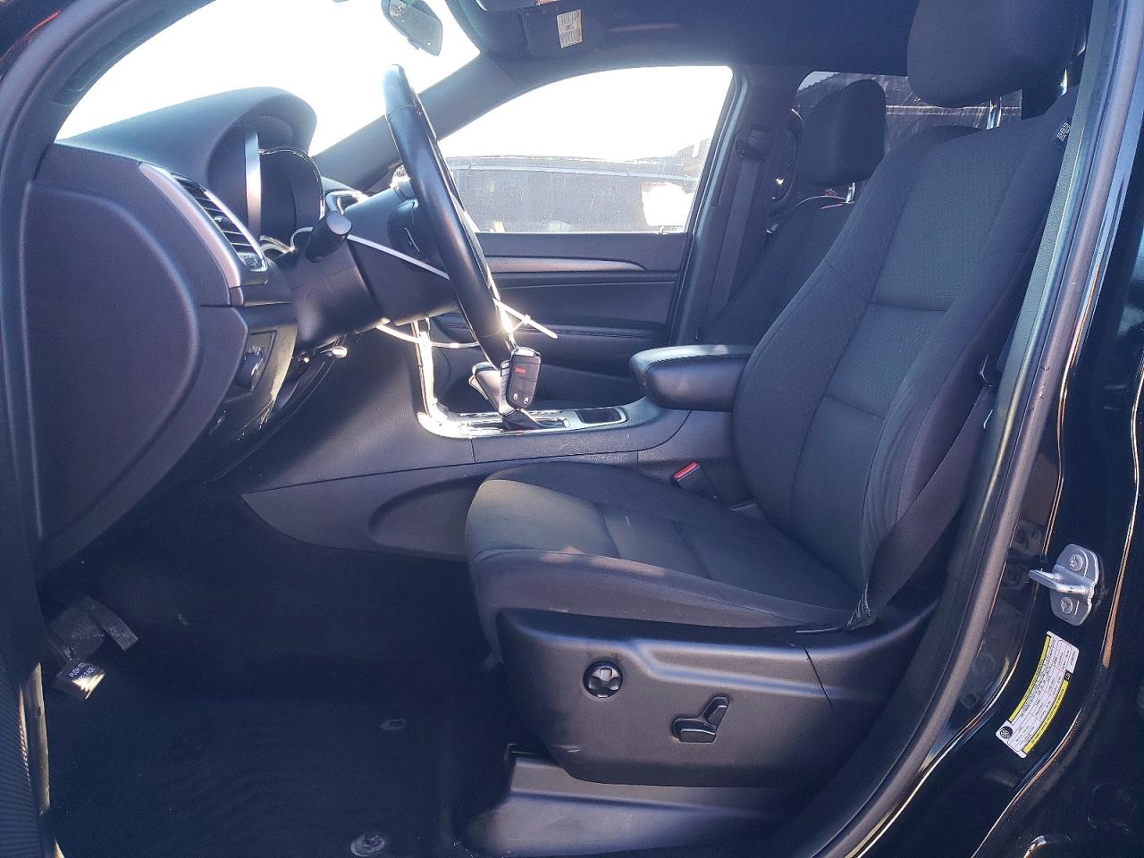 2018 JEEP GRAND CHEROKEE LAREDO photo 13
