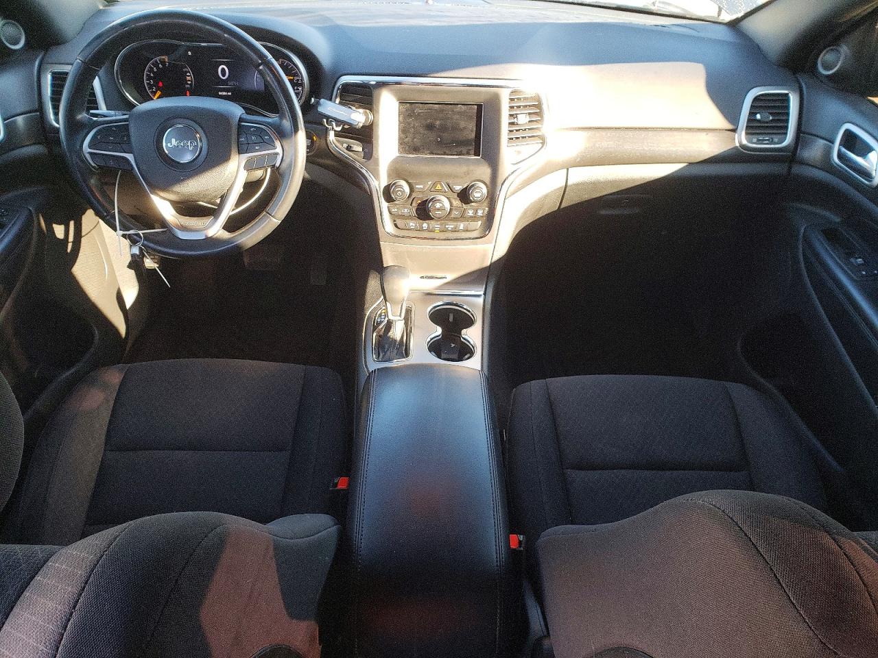 2018 JEEP GRAND CHEROKEE LAREDO photo 15