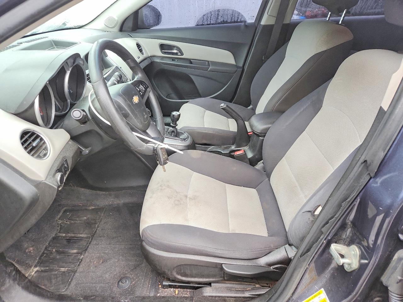 2013 CHEVROLET CRUZE LS photo 13