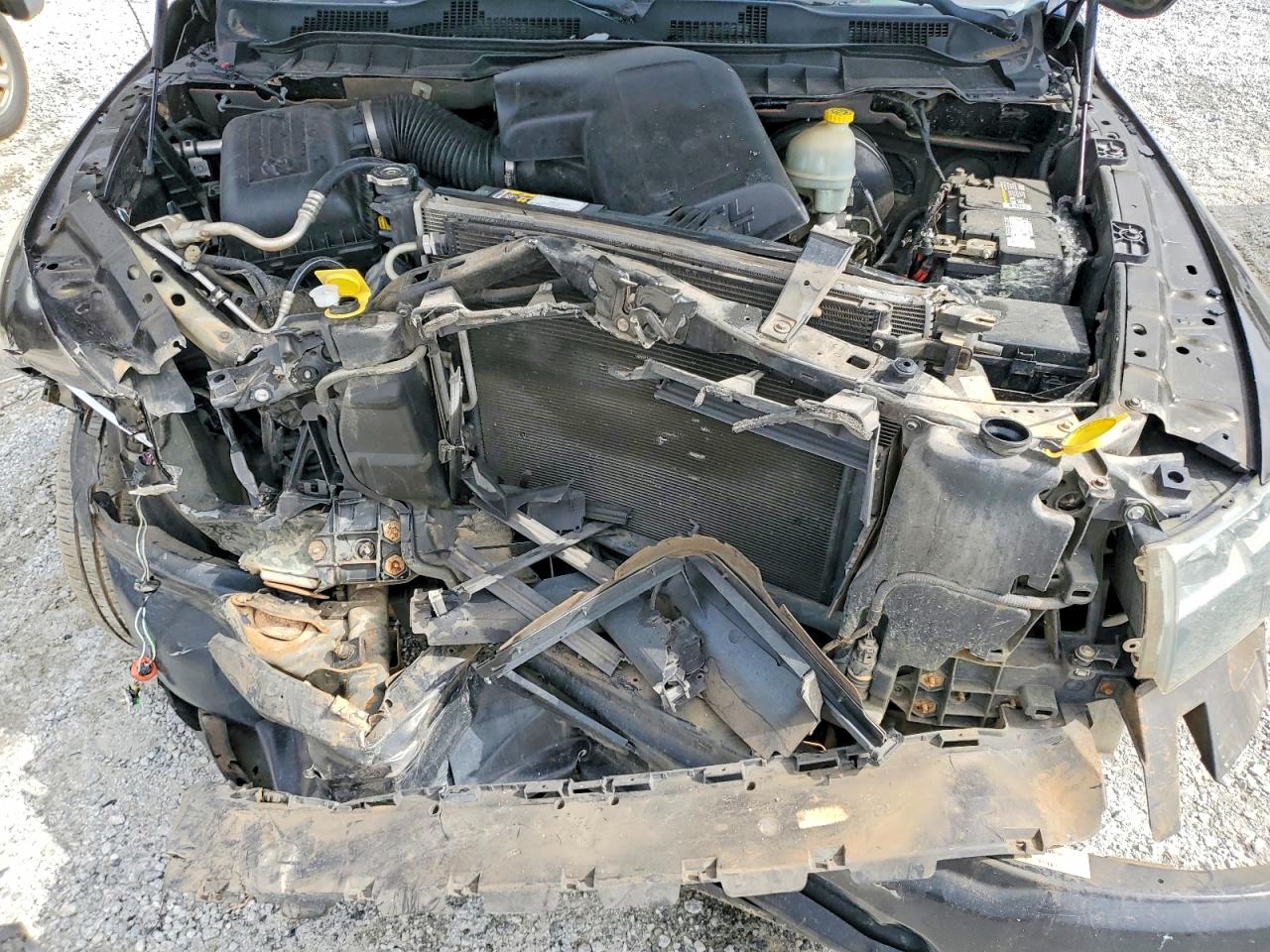 2014 RAM 1500 ST photo 21