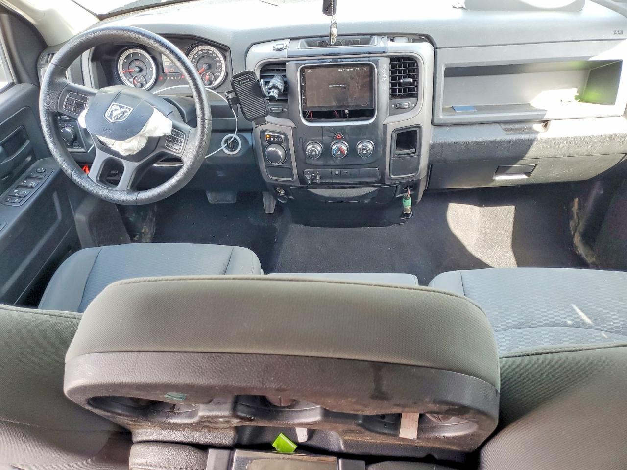 2014 RAM 1500 ST photo 15