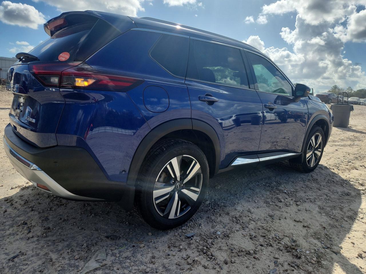 2023 NISSAN ROGUE PLATINUM photo 3