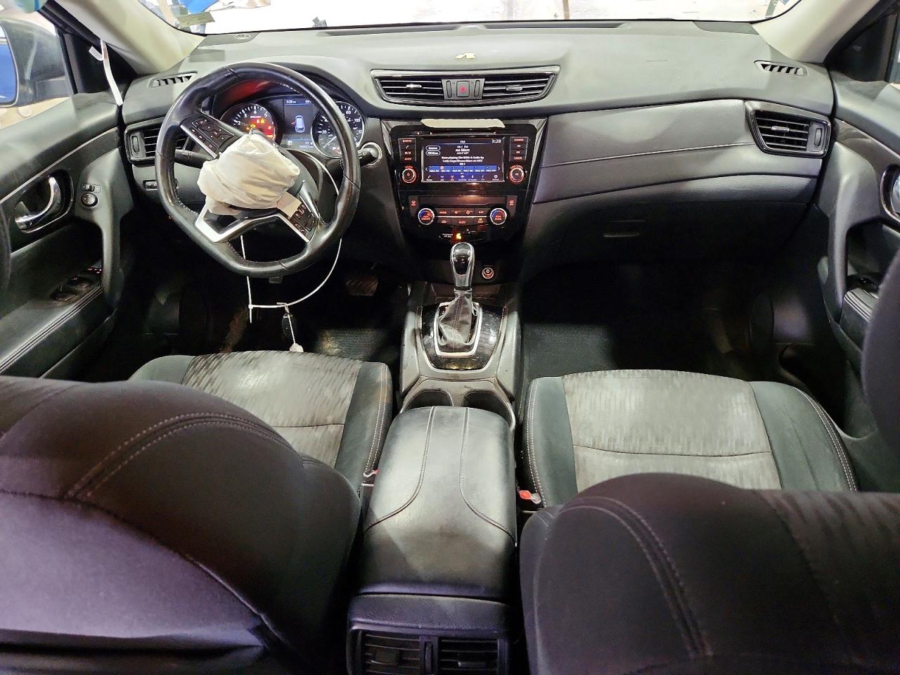 2018 NISSAN ROGUE SV photo 22