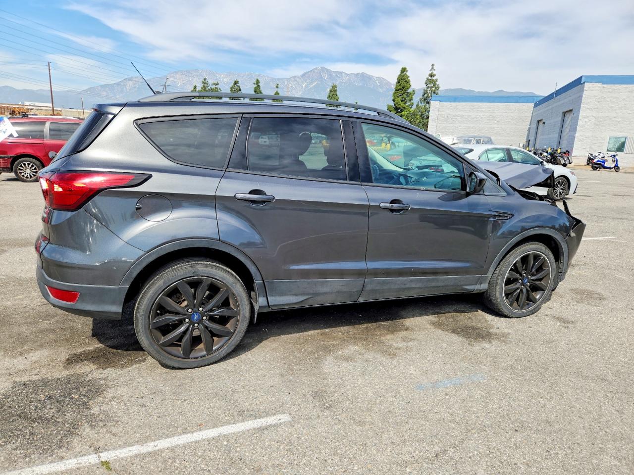2019 FORD ESCAPE SE photo 5