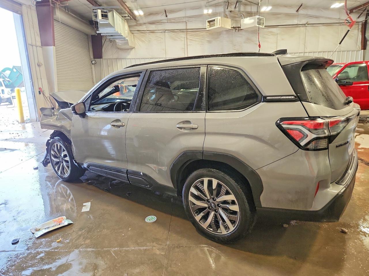 2025 SUBARU FORESTER TOURING photo 3