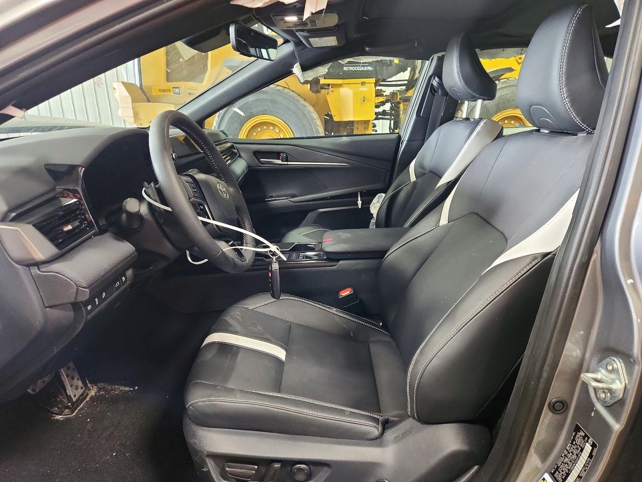 2025 TOYOTA CAMRY SE photo 13