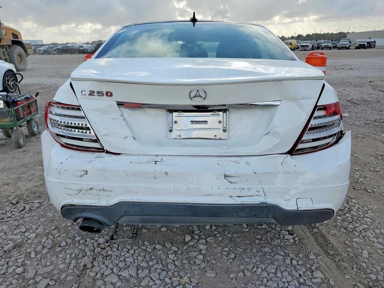 2013 MERCEDES-BENZ C 250 photo 16