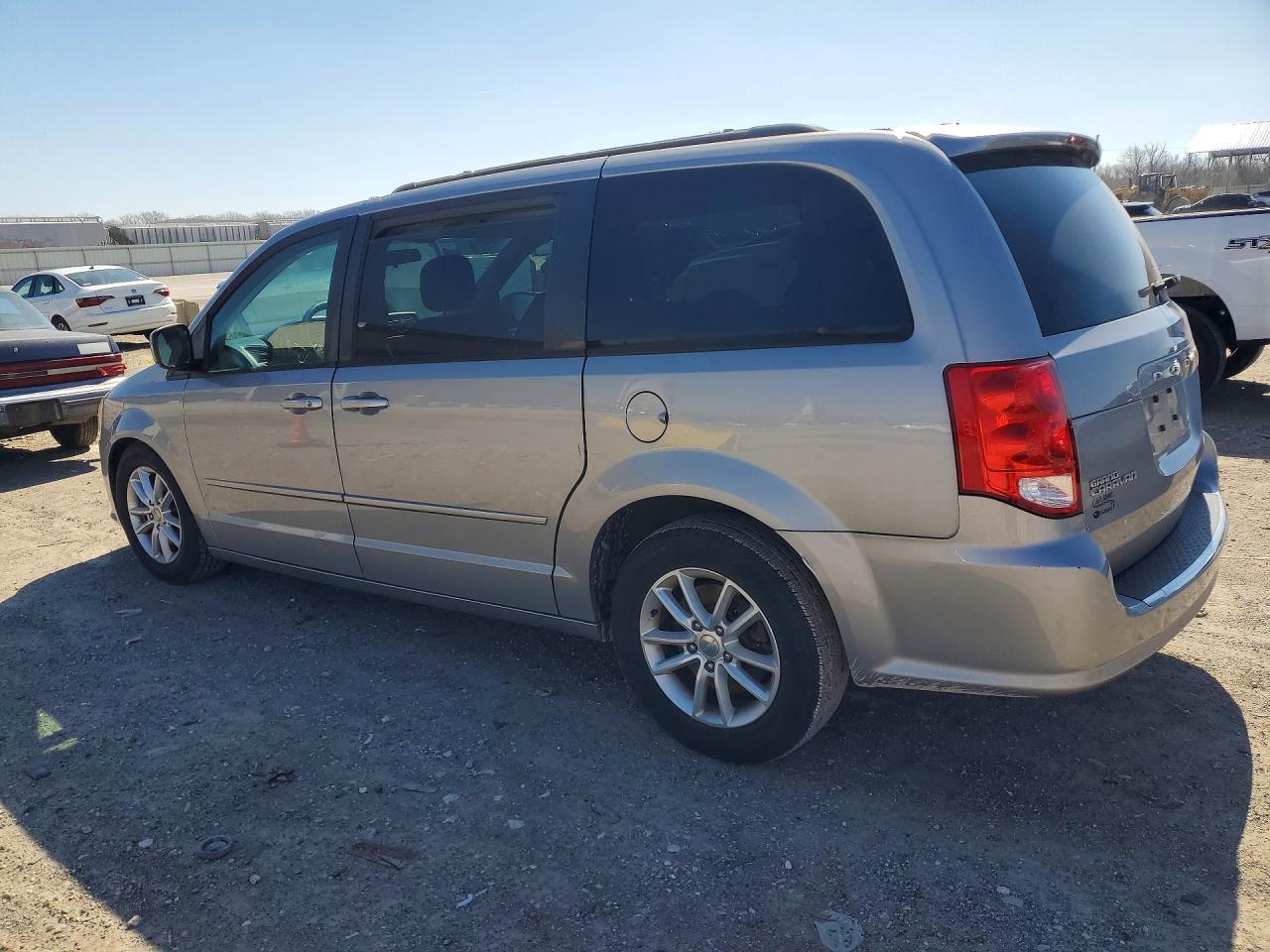 2013 DODGE GRAND CARAVAN SXT photo 2