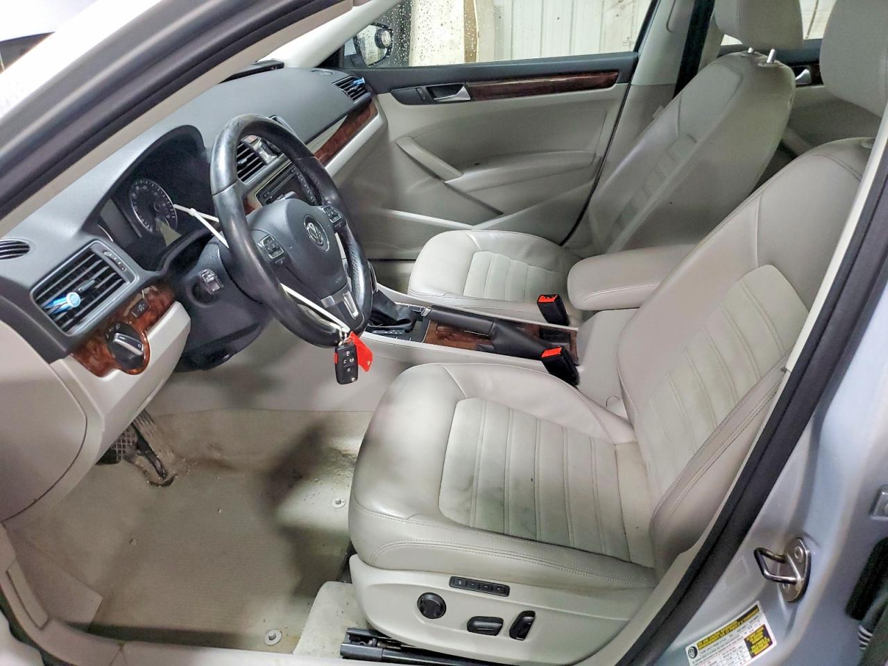 2012 VOLKSWAGEN PASSAT SEL photo 7
