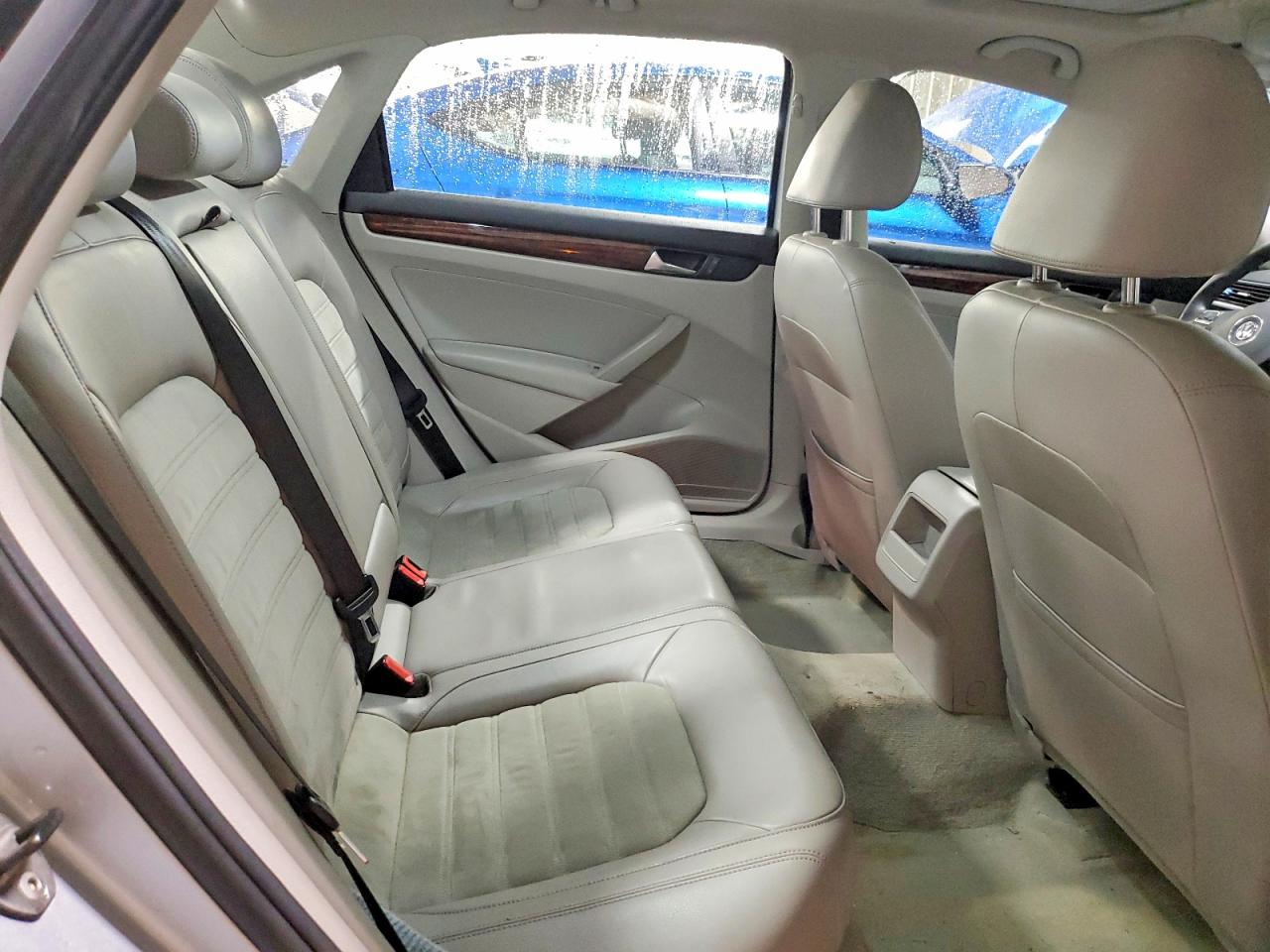 2012 VOLKSWAGEN PASSAT SEL photo 10