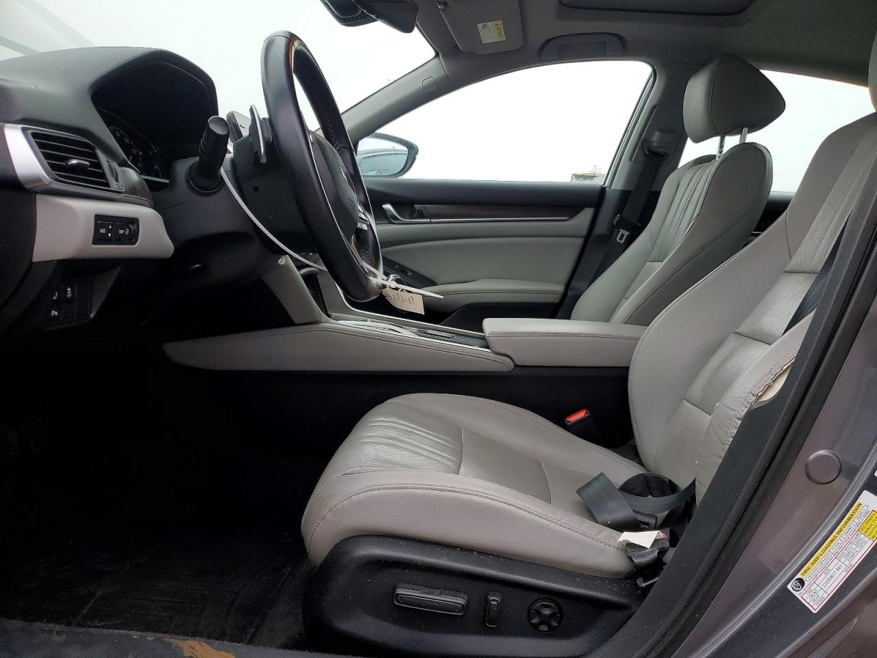 2018 HONDA ACCORD TOURING HYBRID photo 7