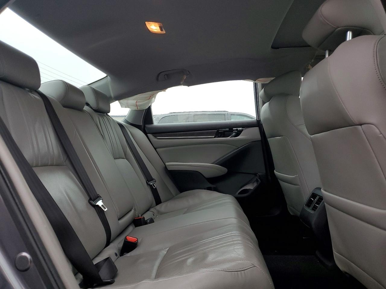 2018 HONDA ACCORD TOURING HYBRID photo 10