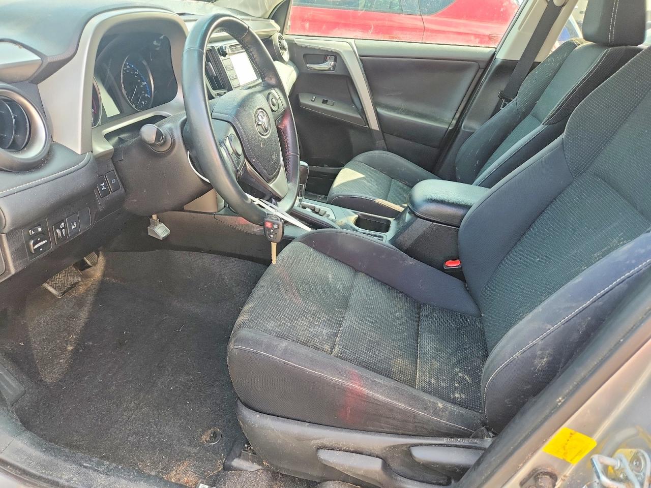 2017 TOYOTA RAV4 XLE photo 14
