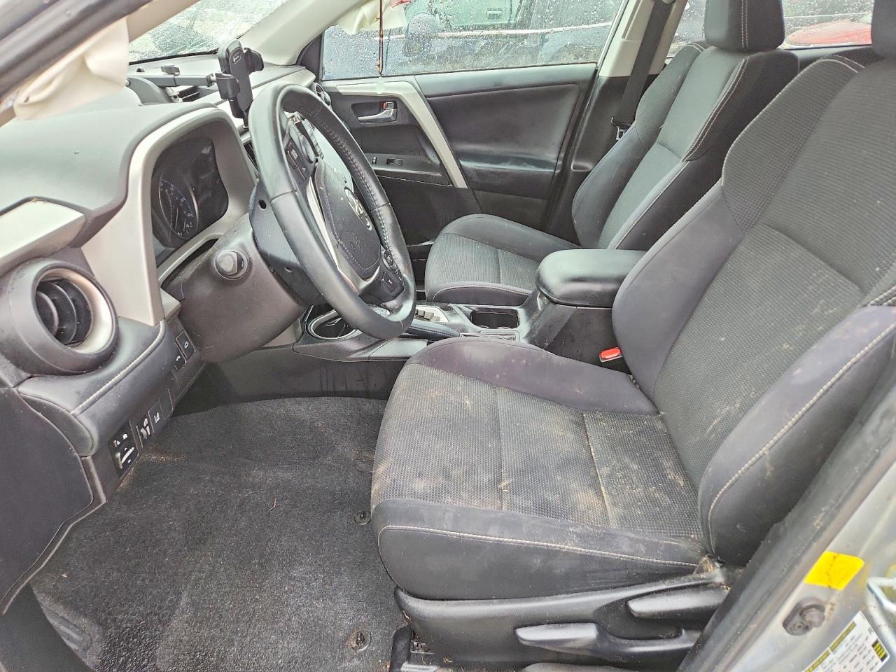 2017 TOYOTA RAV4 XLE photo 13