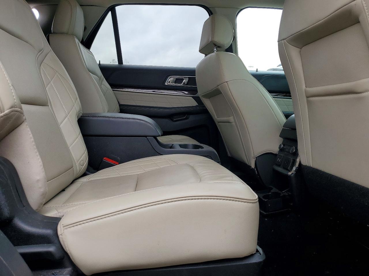2017 FORD EXPLORER PLATINUM photo 11