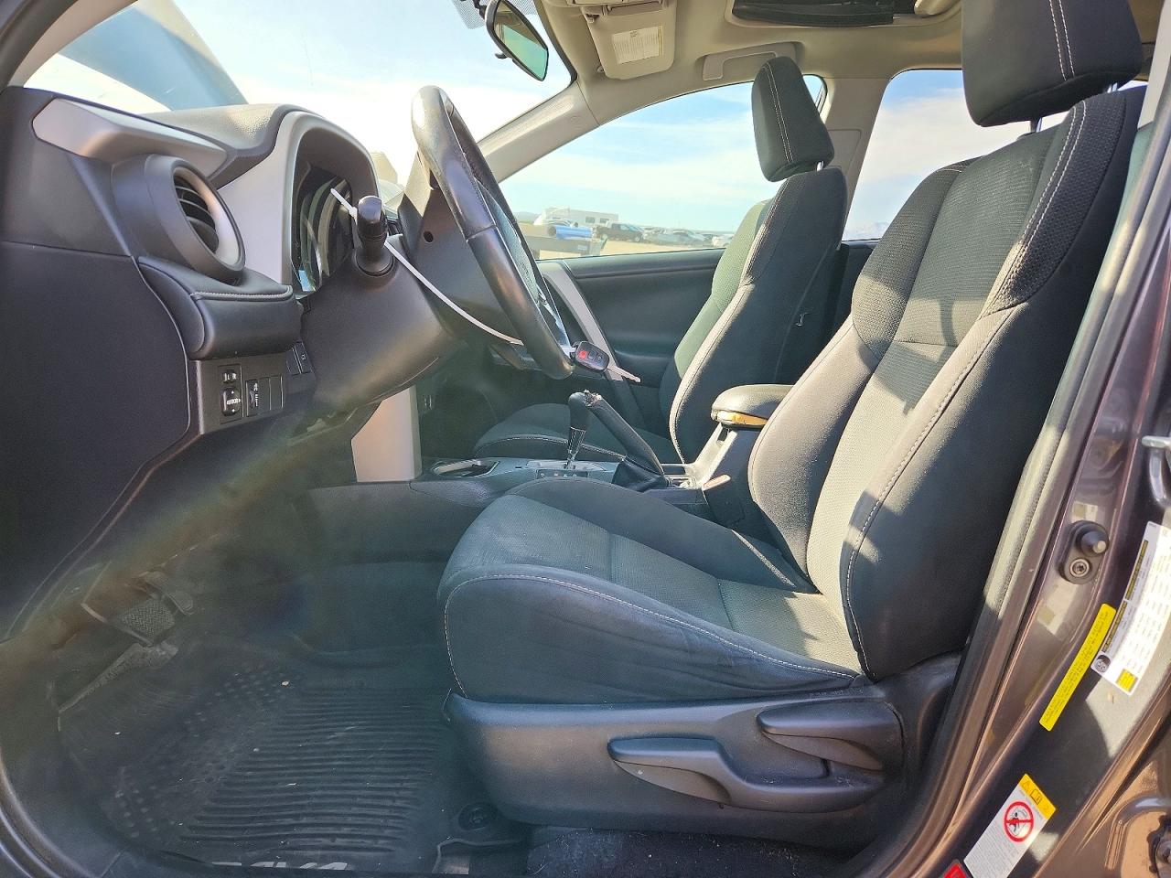 2016 TOYOTA RAV4 XLE photo 13