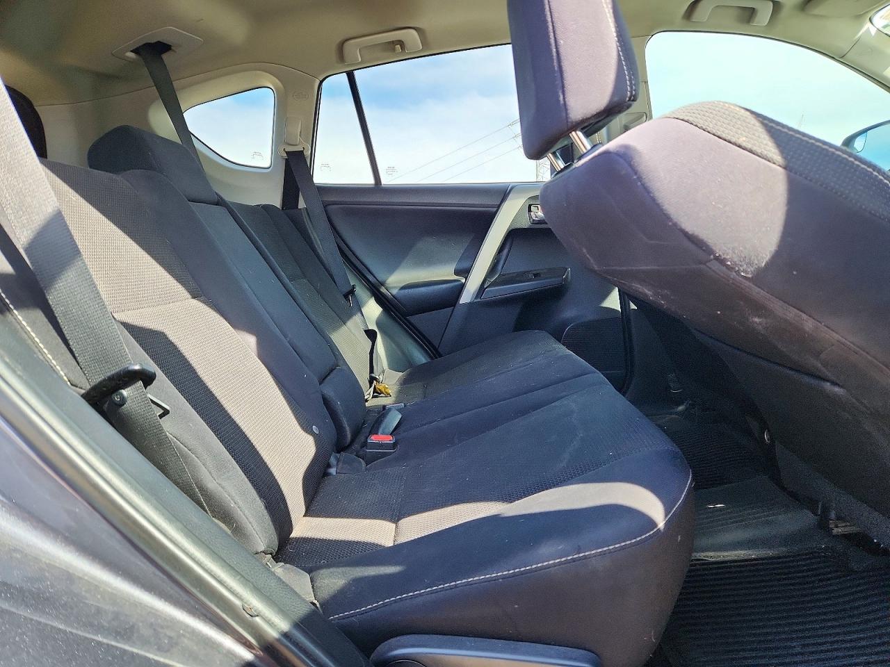 2016 TOYOTA RAV4 XLE photo 21