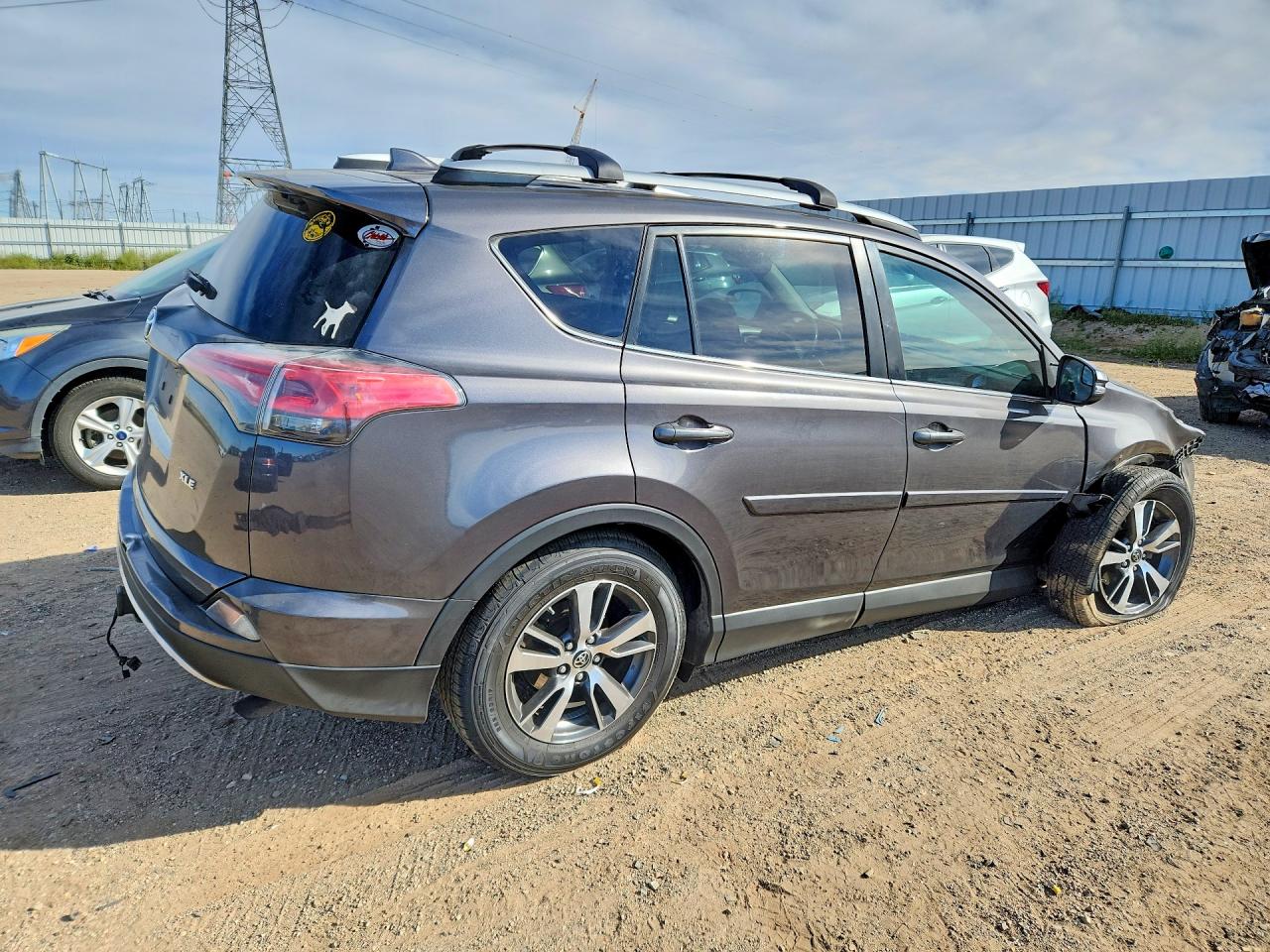 2016 TOYOTA RAV4 XLE photo 5