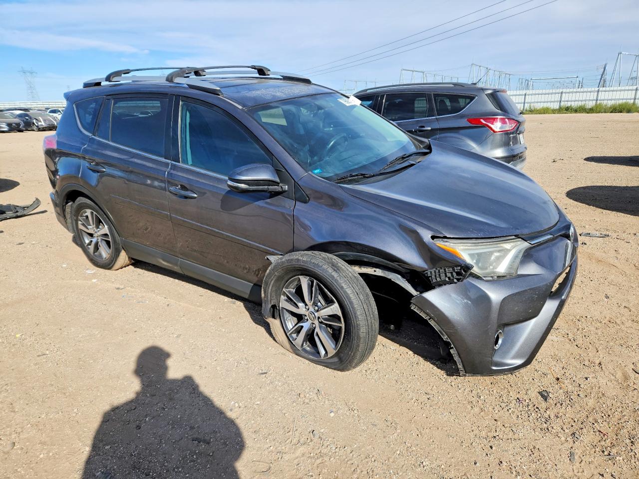2016 TOYOTA RAV4 XLE photo 7
