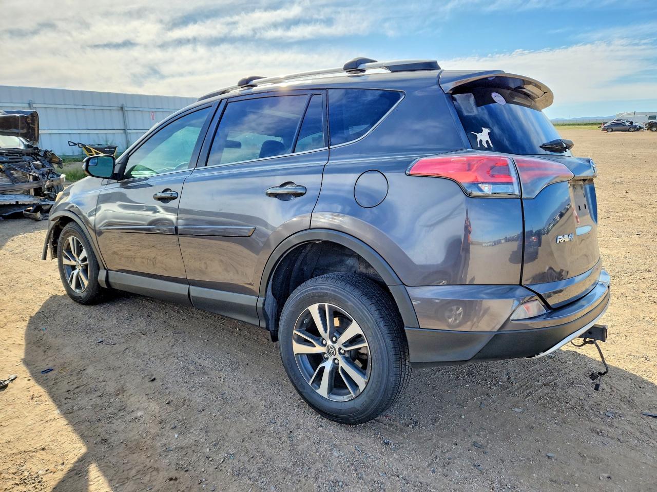 2016 TOYOTA RAV4 XLE photo 3