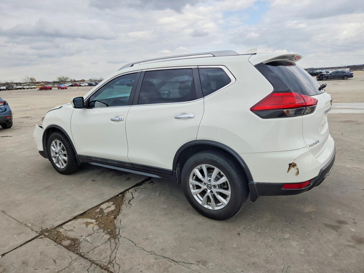 2017 NISSAN ROGUE SV photo 3