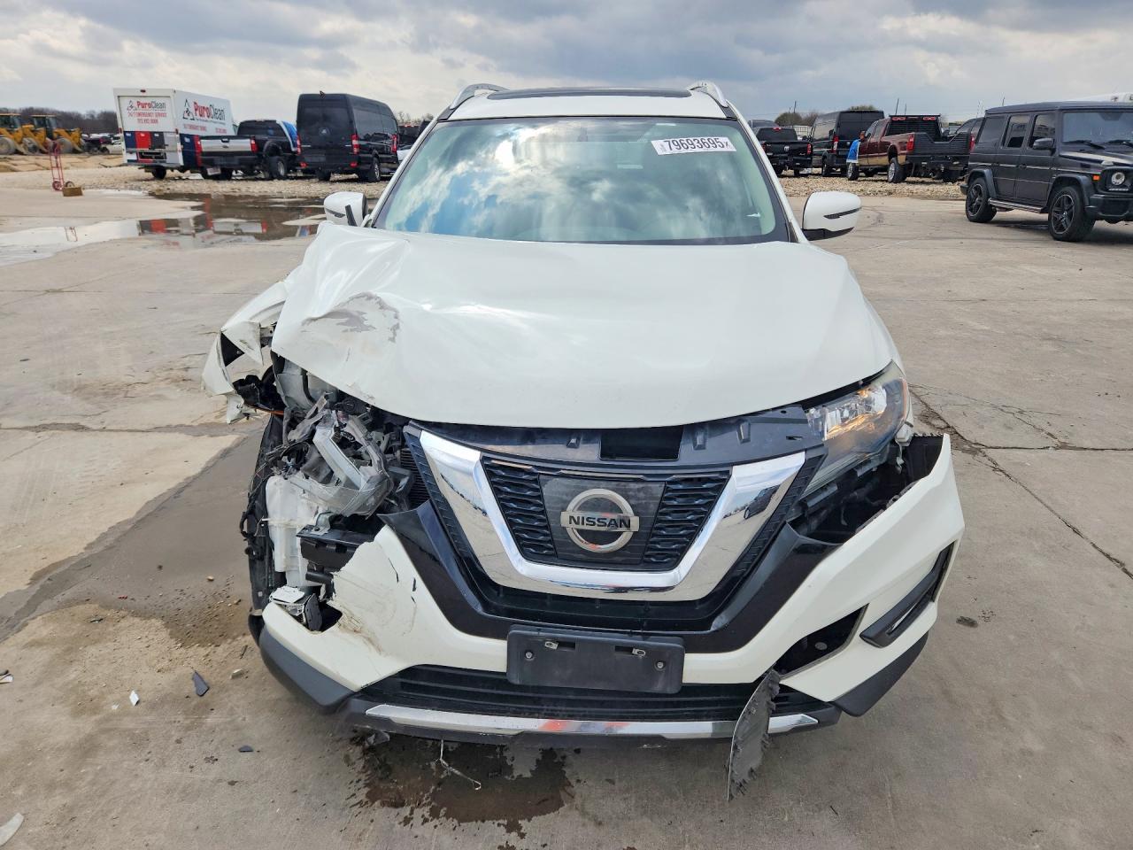 2017 NISSAN ROGUE SV photo 9
