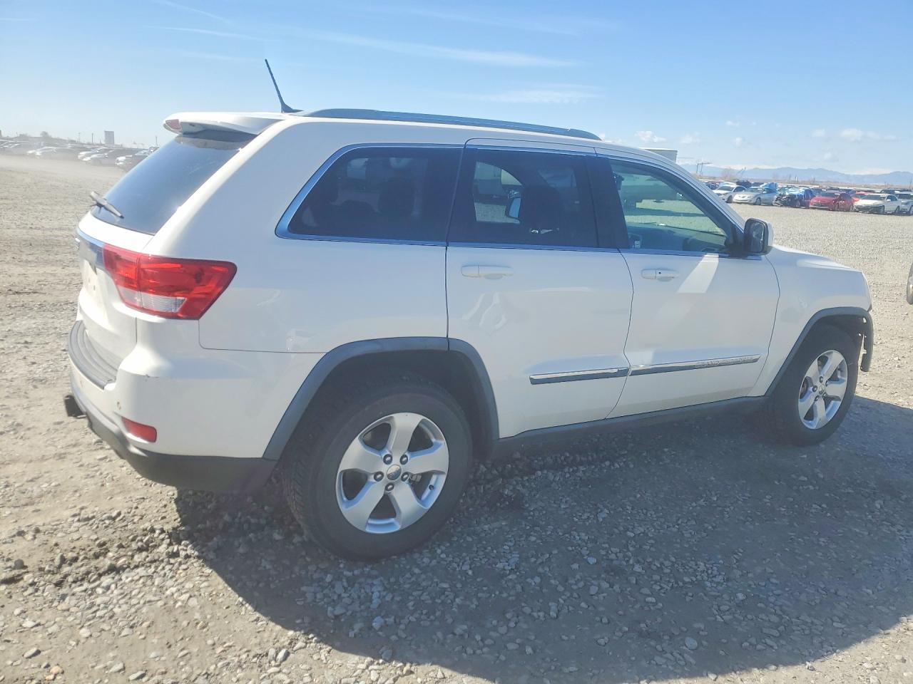 2012 JEEP GRAND CHEROKEE LAREDO photo 3