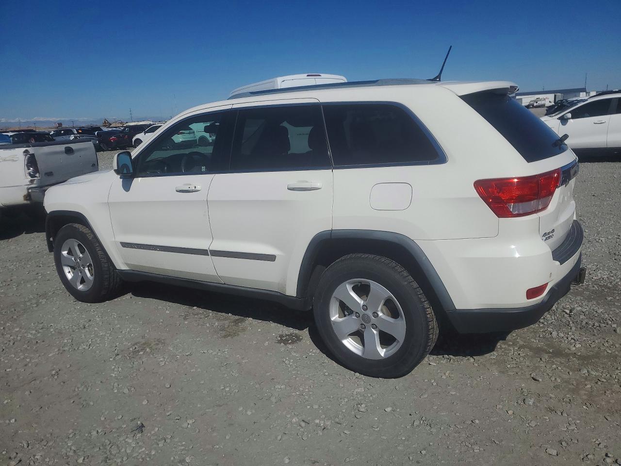 2012 JEEP GRAND CHEROKEE LAREDO photo 2