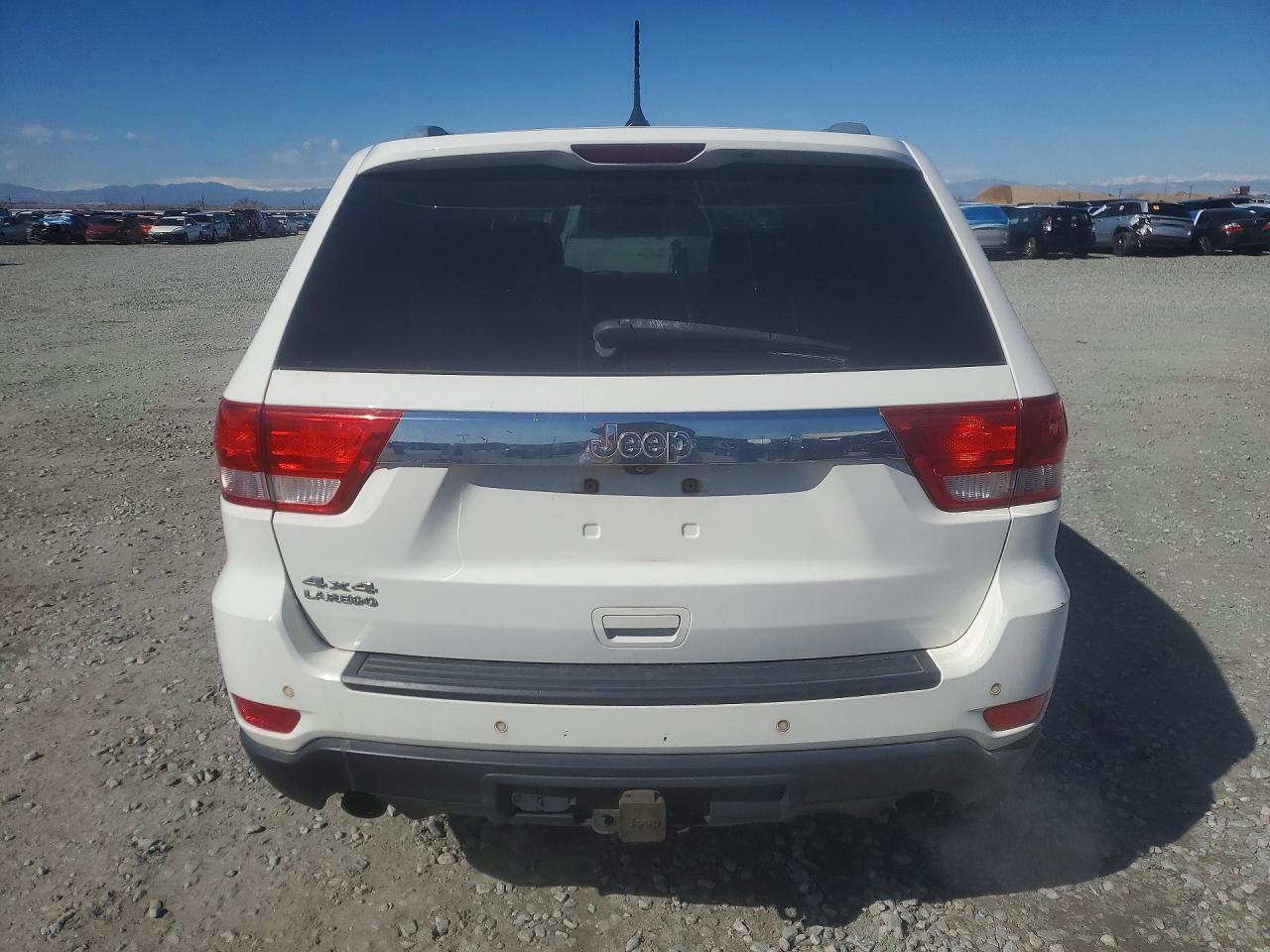 2012 JEEP GRAND CHEROKEE LAREDO photo 6