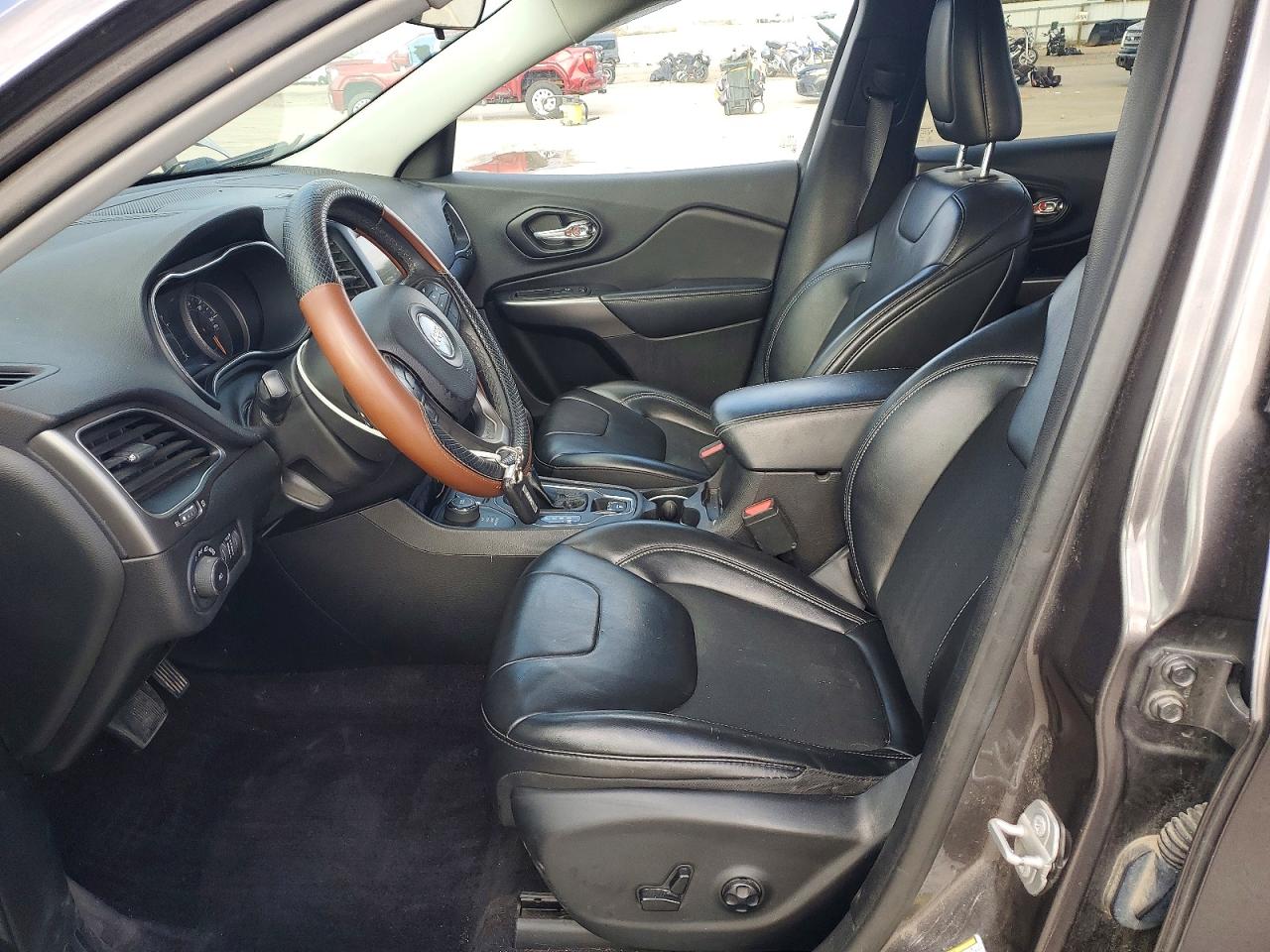 2019 JEEP CHEROKEE photo 7