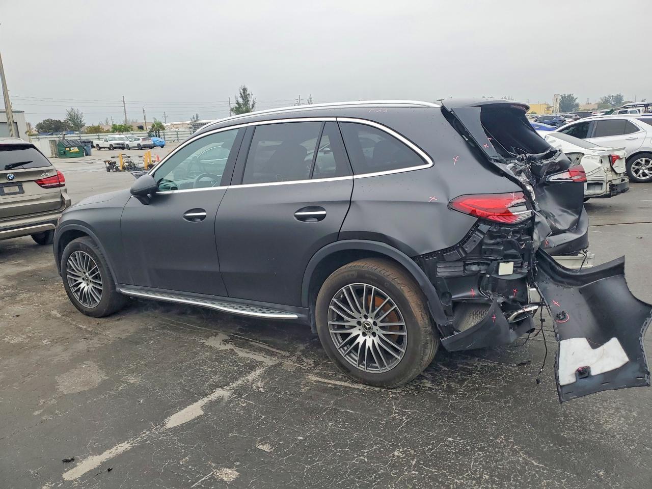 2024 MERCEDES-BENZ GLC 300 photo 2