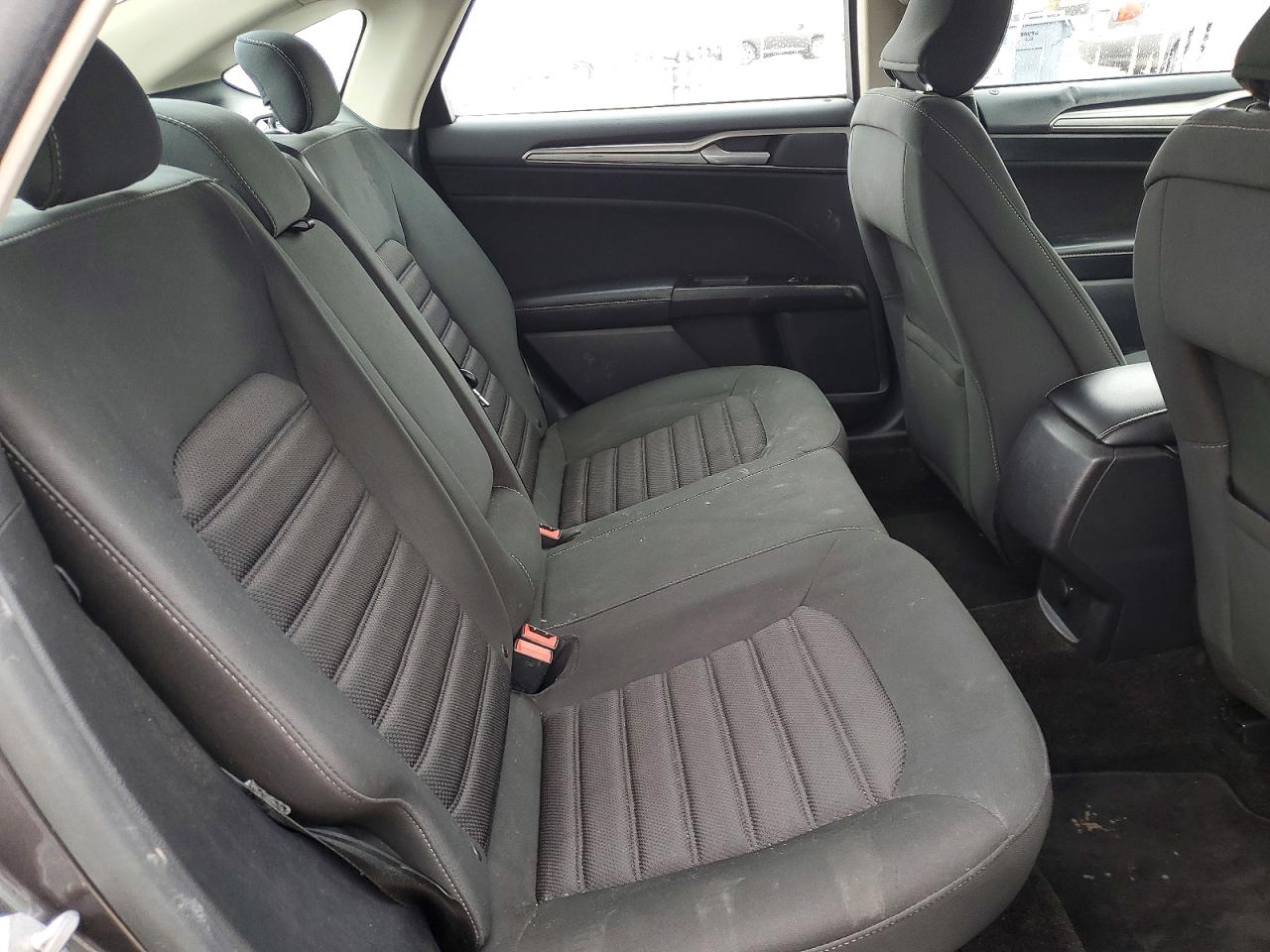 2017 FORD FUSION SE photo 28