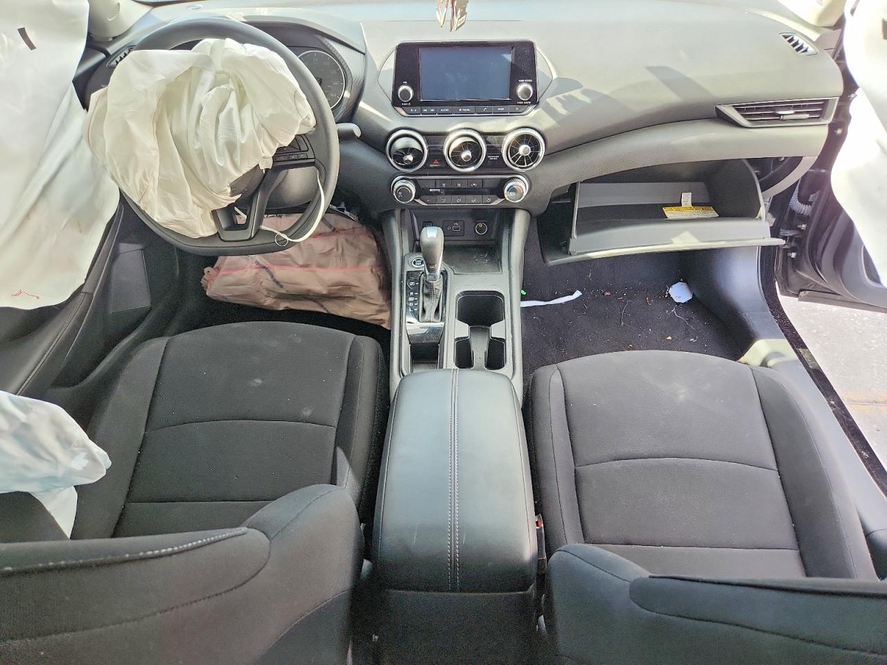 2024 NISSAN SENTRA photo 22