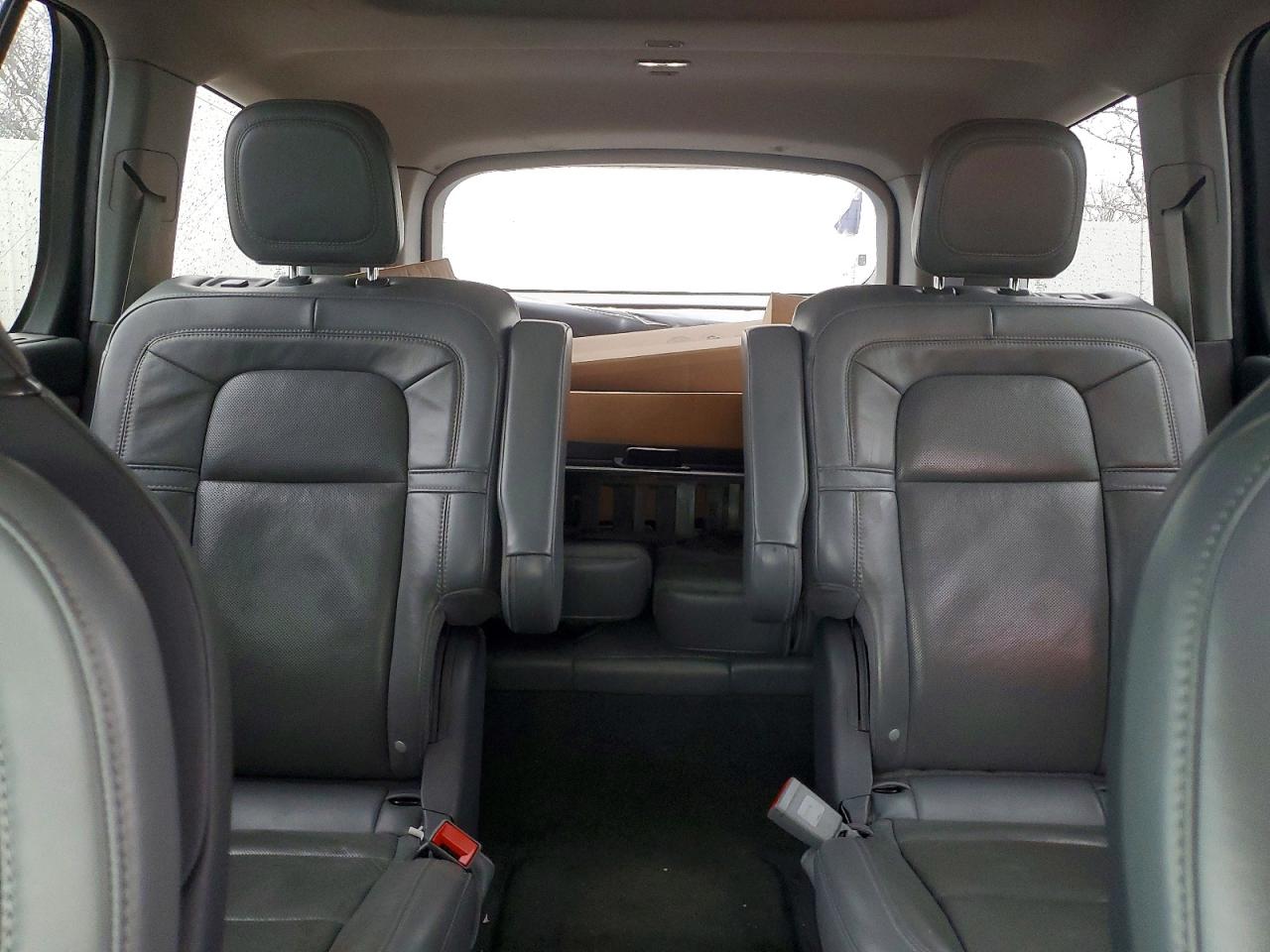2021 LINCOLN AVIATOR RESERVE photo 10