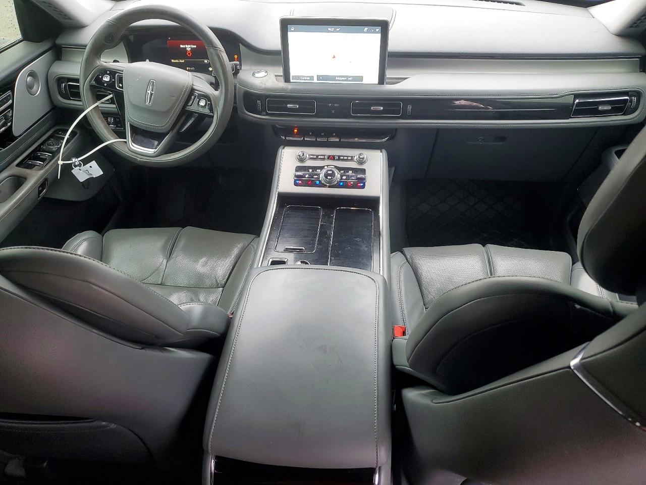 2021 LINCOLN AVIATOR RESERVE photo 8