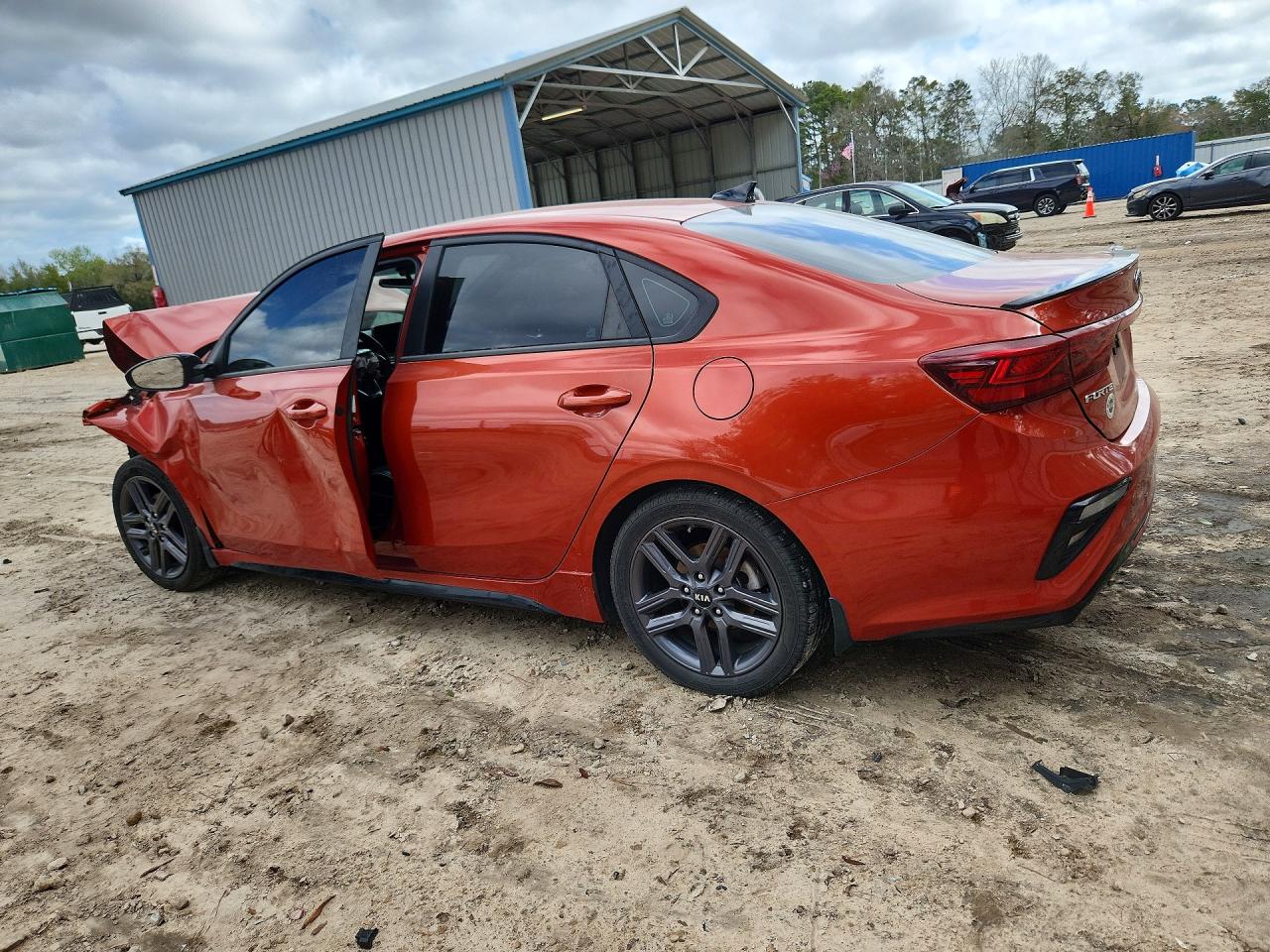 2021 KIA FORTE GT-LINE photo 2