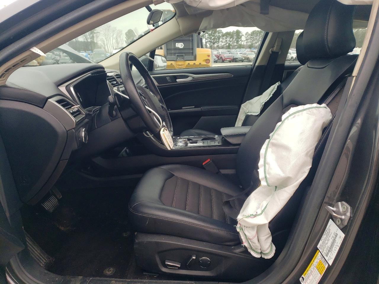 2017 FORD FUSION SE photo 19