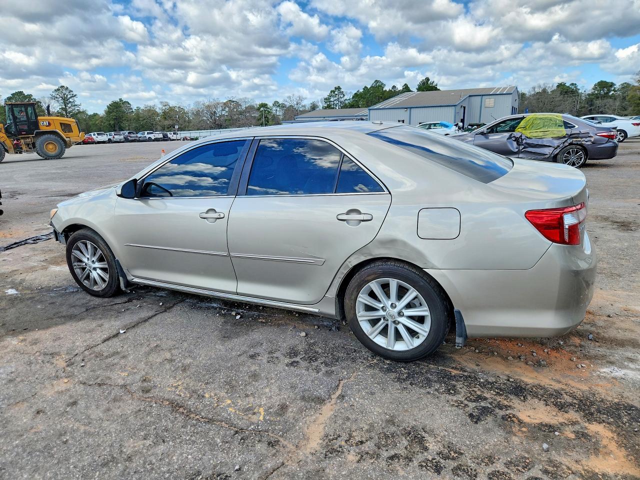 2014 TOYOTA CAMRY XLE V6 photo 4
