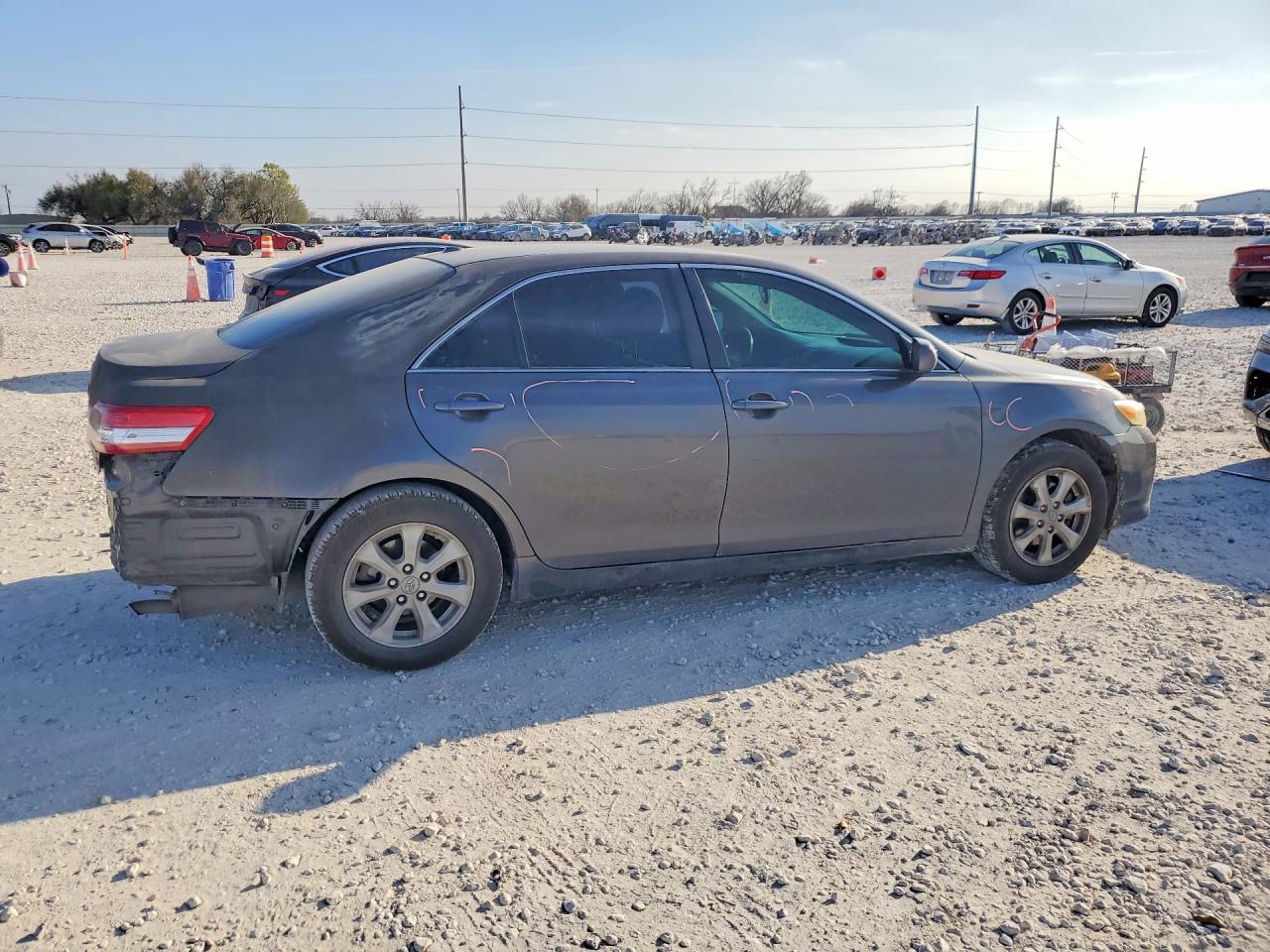 2010 TOYOTA CAMRY LE photo 5