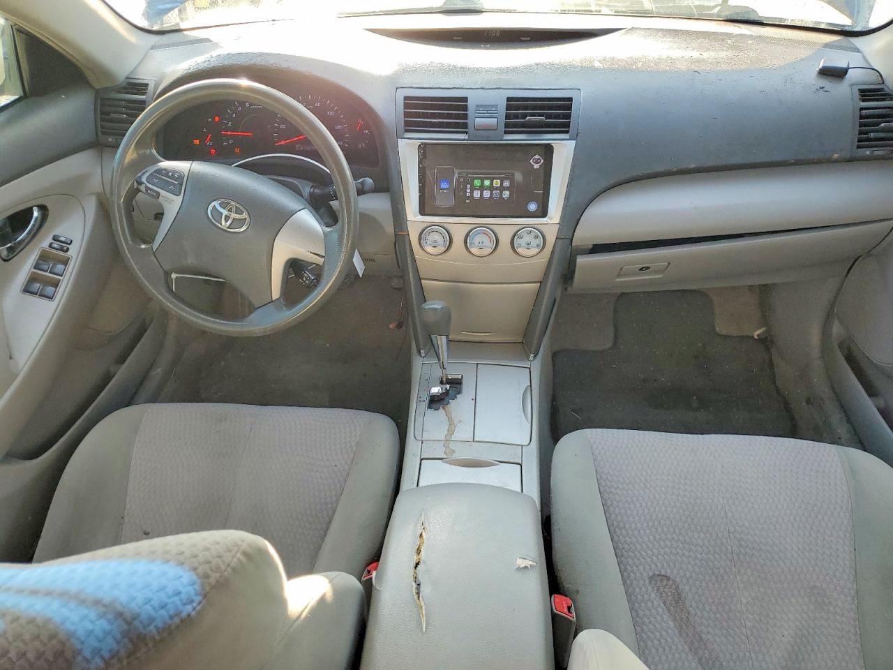 2010 TOYOTA CAMRY LE photo 15