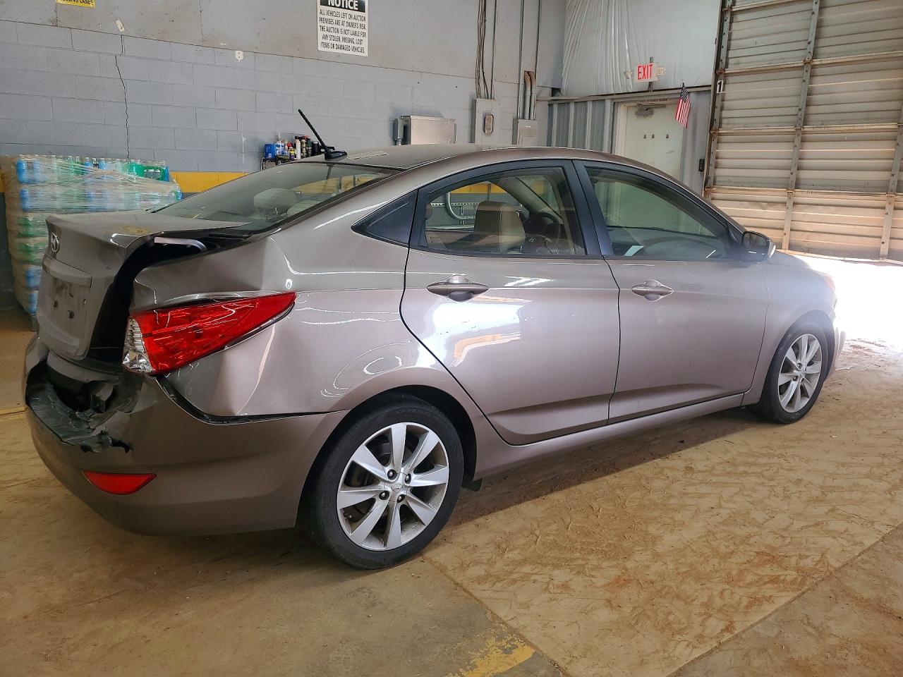 2014 HYUNDAI ACCENT GLS photo 3