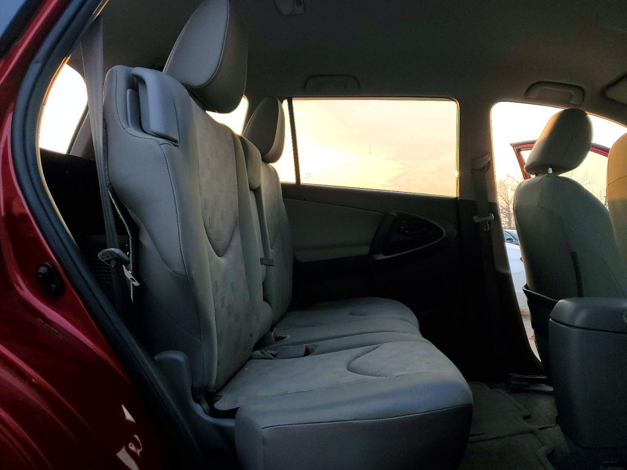 2012 TOYOTA RAV4 BASE photo 11