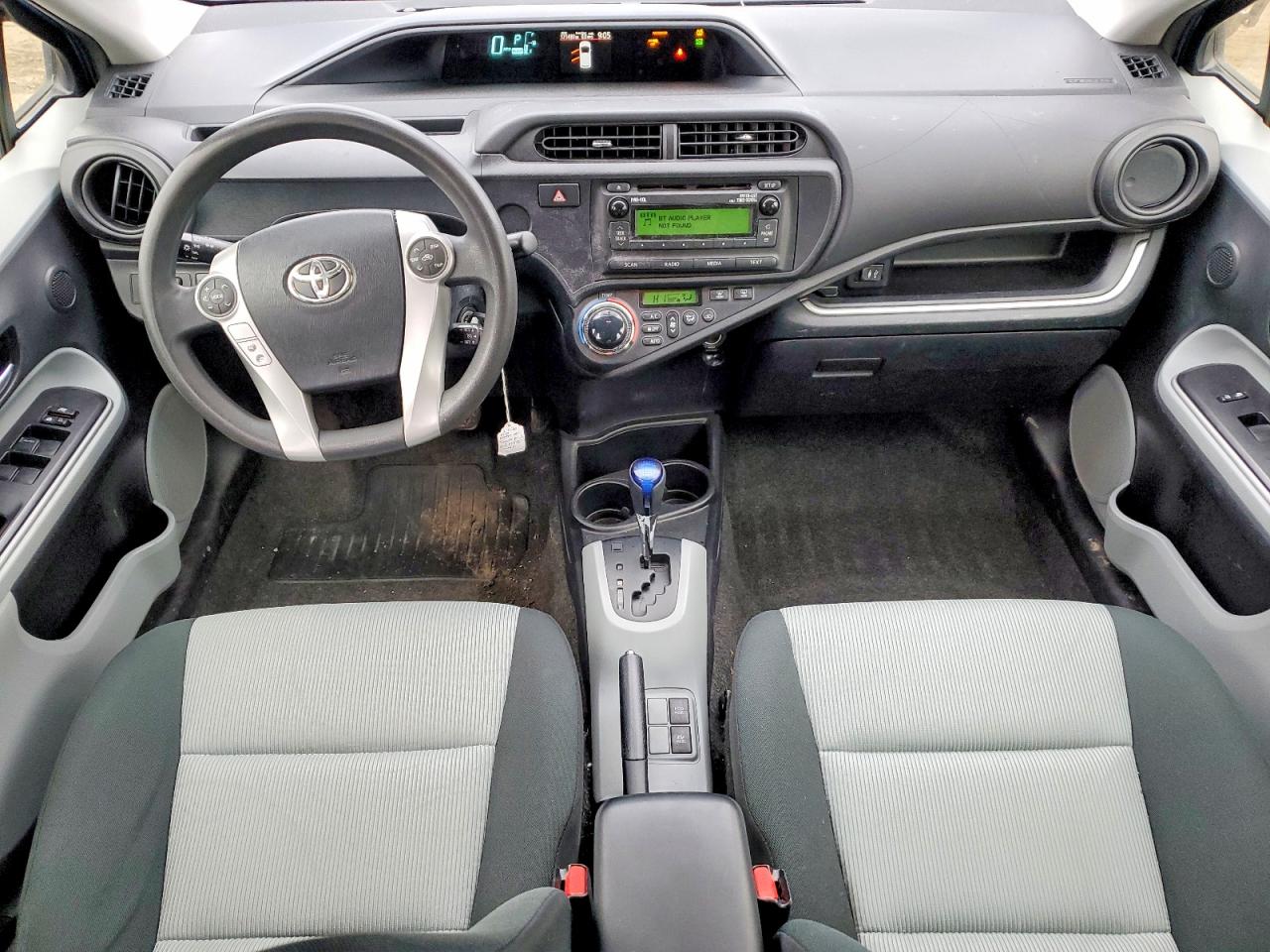 2014 TOYOTA PRIUS photo 15