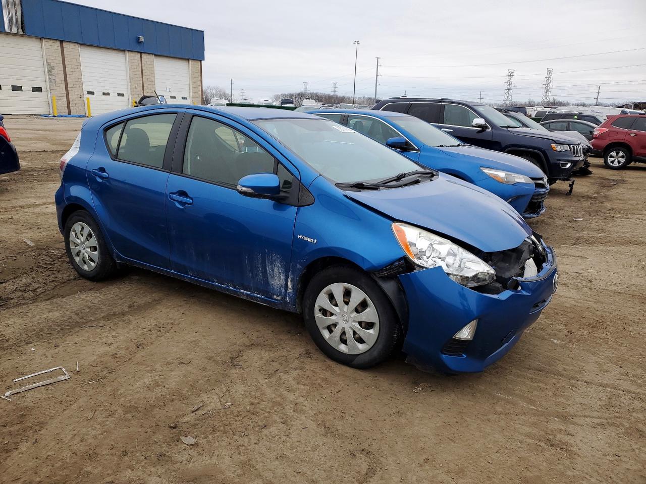2014 TOYOTA PRIUS photo 7
