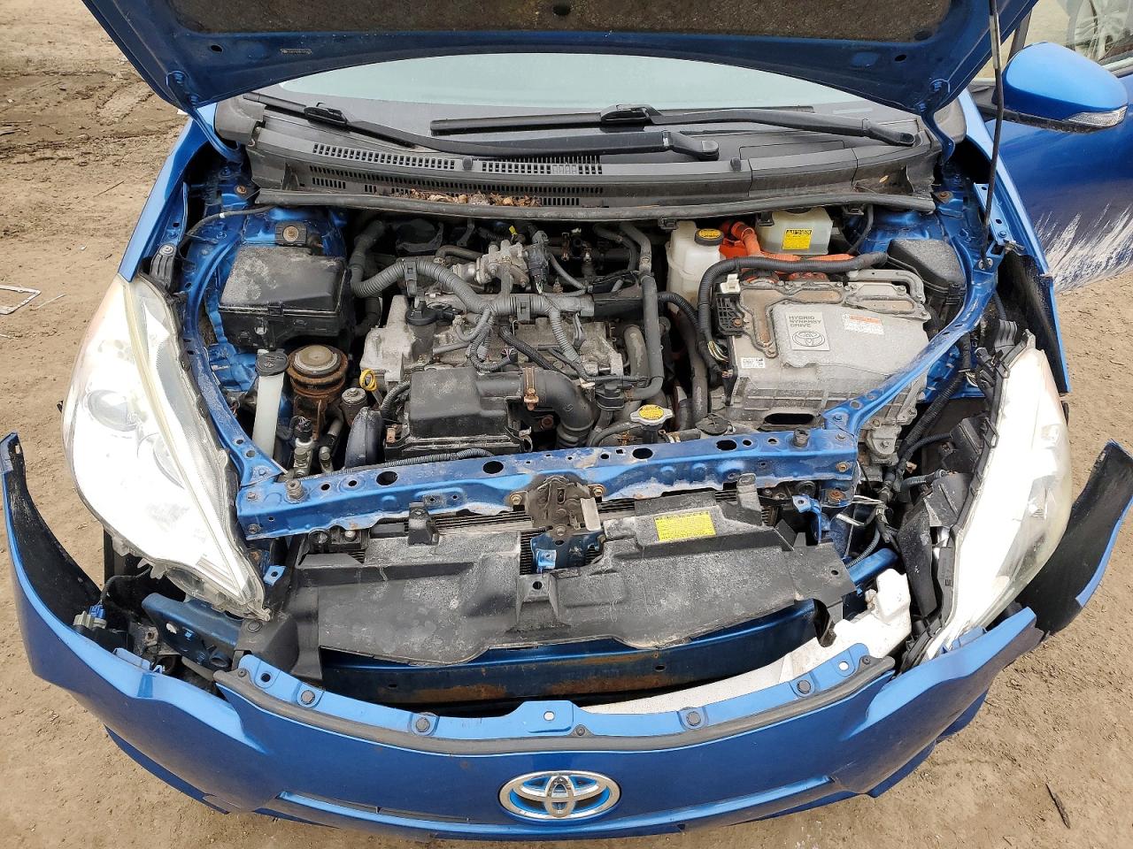 2014 TOYOTA PRIUS photo 23