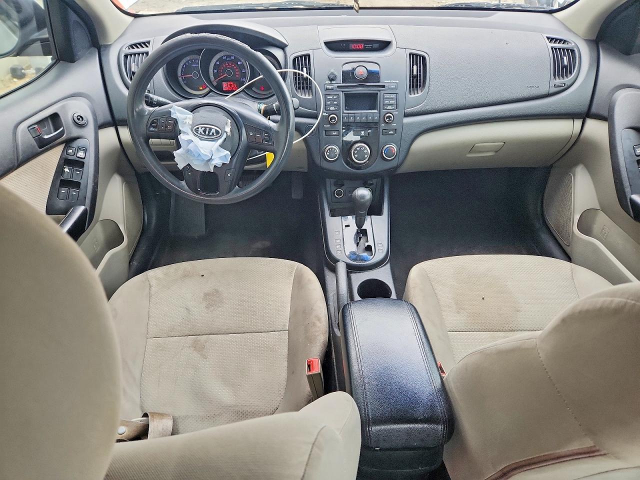 2010 KIA FORTE EX photo 8